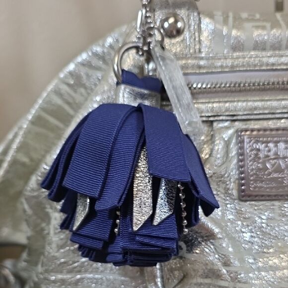 Coach RARE Poppy Storypatch Collectible XL - Picture 3 of 16